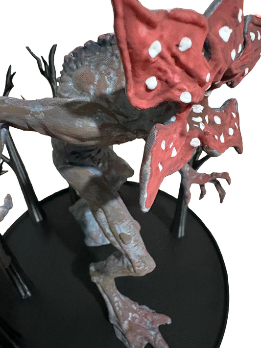 Demogorgon 3D Printed & Hand Painted Statue – Horror Collectible Figure, Dark Forest Base