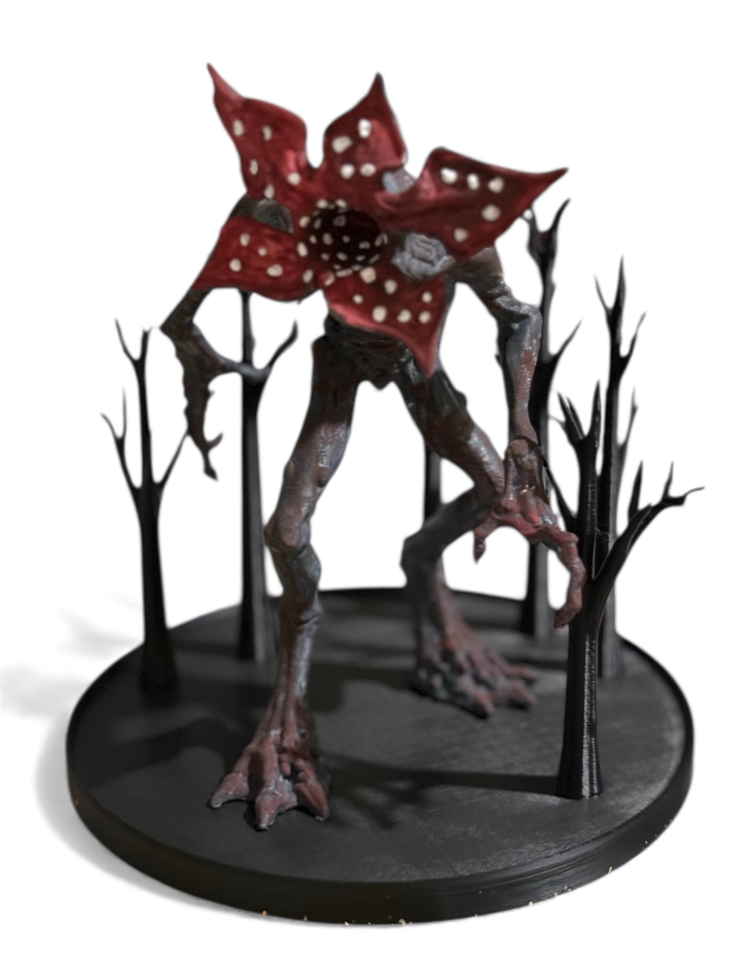 Demogorgon 3D Printed & Hand Painted Statue – Horror Collectible Figure, Dark Forest Base