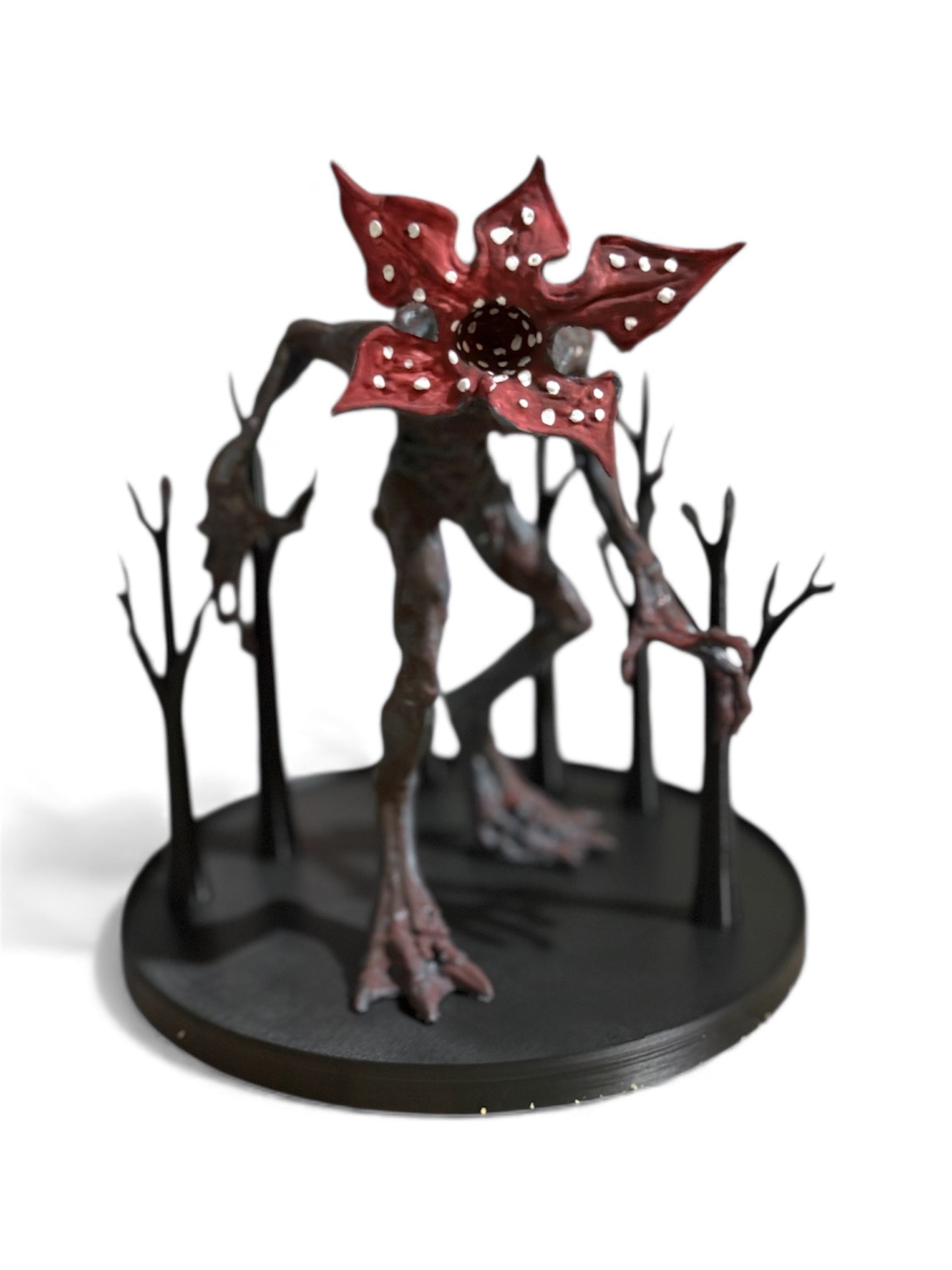 Demogorgon 3D Printed & Hand Painted Statue – Horror Collectible Figure, Dark Forest Base
