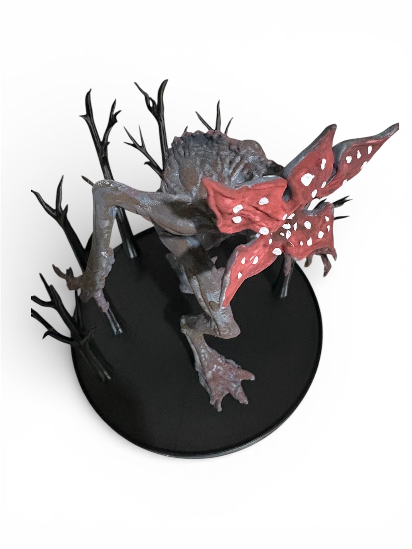 Demogorgon 3D Printed & Hand Painted Statue – Horror Collectible Figure, Dark Forest Base