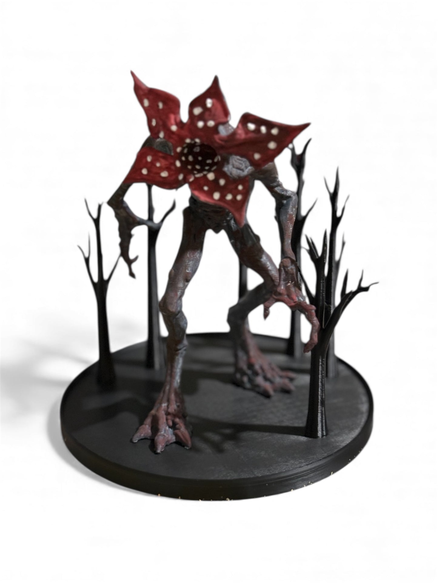 Demogorgon 3D Printed & Hand Painted Statue – Horror Collectible Figure, Dark Forest Base