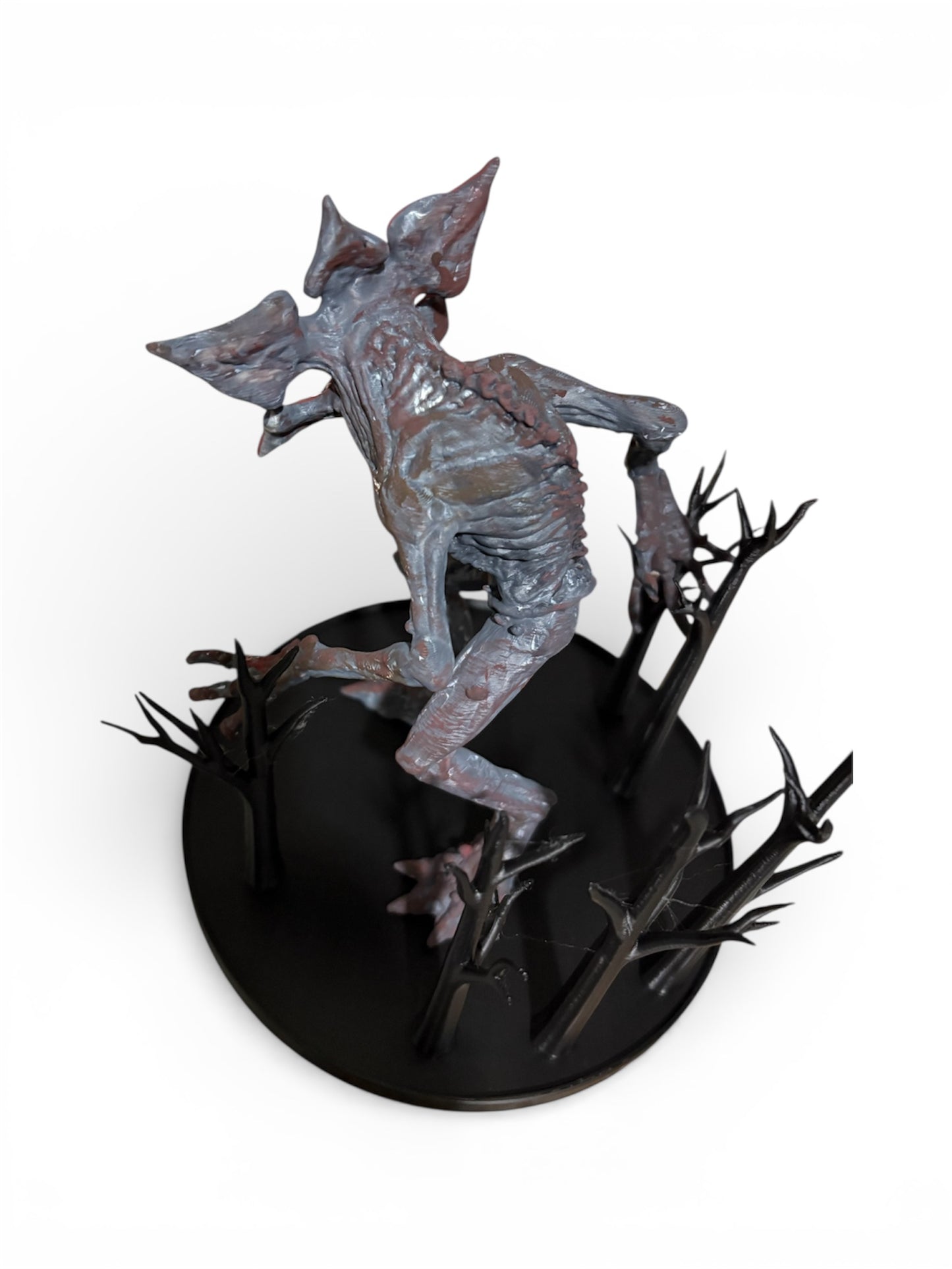 Demogorgon 3D Printed & Hand Painted Statue – Horror Collectible Figure, Dark Forest Base