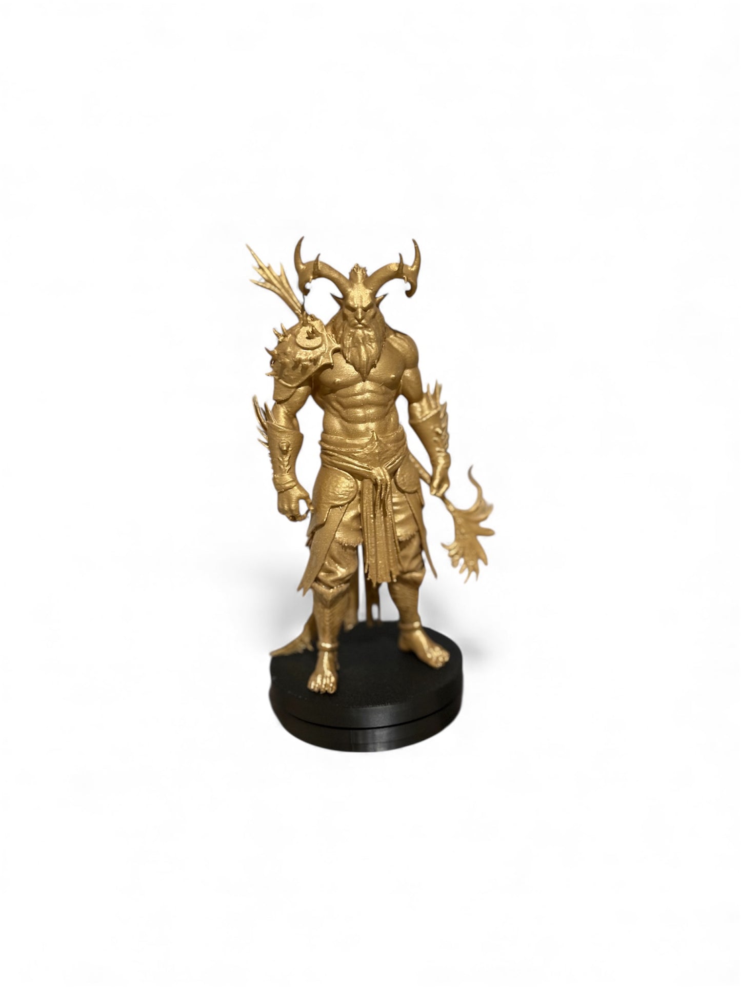 Golden Horned Demon Warrior Figurine – 17 cm Tall Fantasy Collectible with Rotating Base